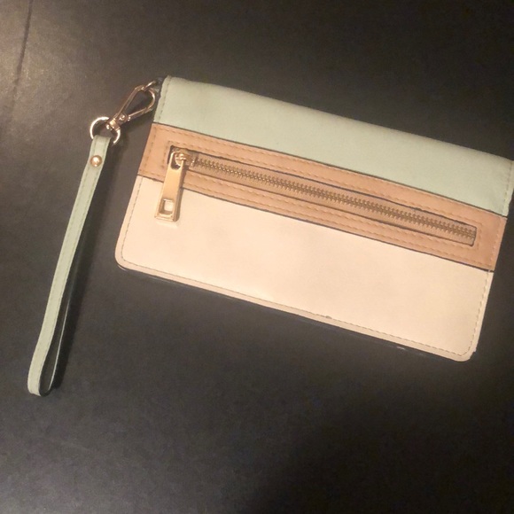 Aldo Wallet/wristlet - Picture 1 of 1